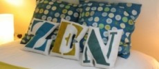 Coussin en forme de lettre