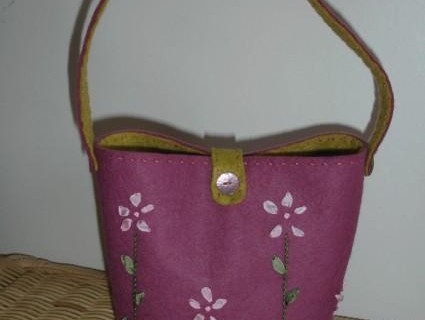 petit sac printanier en feutrine