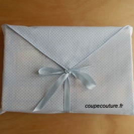 Pochette-enveloppe pour paquet-cadeau