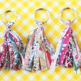 Porte-clef pompon en Liberty