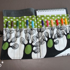 Trousse à crayons et bloc-dessin