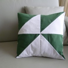 Housse de coussin triangles bicolores