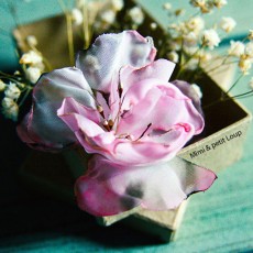 Broche fleur en tissu