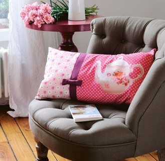 Coussin théière girly