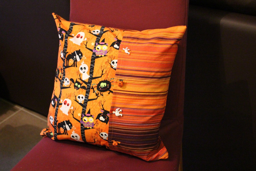 Housse de coussin avec fausse ouverture portefeuille - Pop Couture