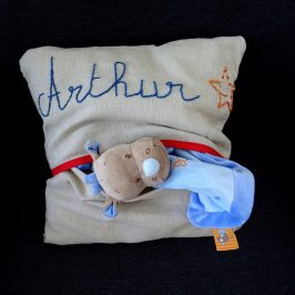 Coussin personnalisé avec une pochette