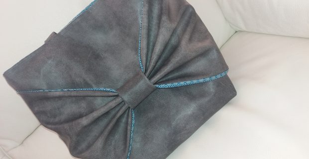 Sac cabas simili avec nœud papillon