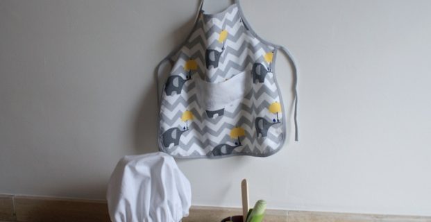 Kit Cuisine Enfant Montessori - 26 Pièces Avec Couteau Sécurisé, Tablier, Toque, Planche à Découper (cadeau Dès 3 Ans)