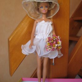 2 robes de mariée pour poupée barbie