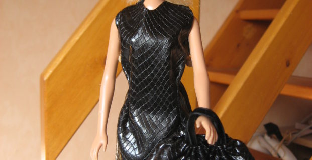 Petite robe noire pour Barbie