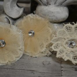 Fleurs shabby chic – Récup dentelle