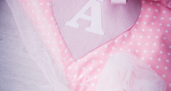 Coudre des appliqués (en coton et en simili cuir)