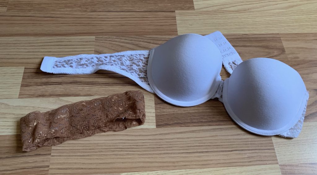 Comment faire tenir un soutien-gorge sans bretelle? - Pop Couture