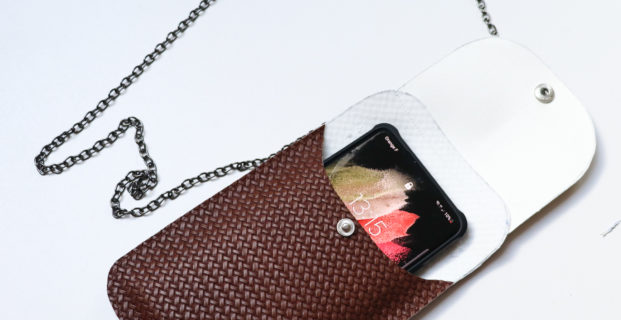 Pochette smartphone en simili