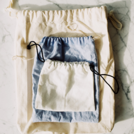 Pochettes plates avec cordon