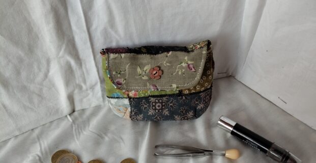Mini trousse ou porte monnaie facile