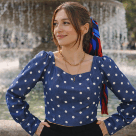 Blouse femme boutonnée dans le dos